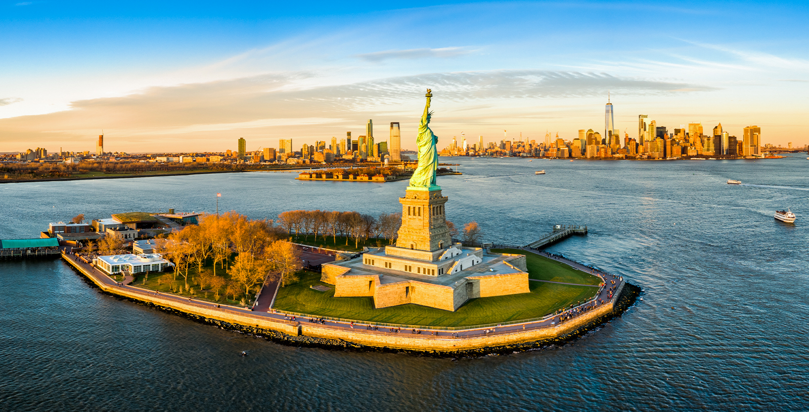wie hoch ist die freiheitsstatue in new york
